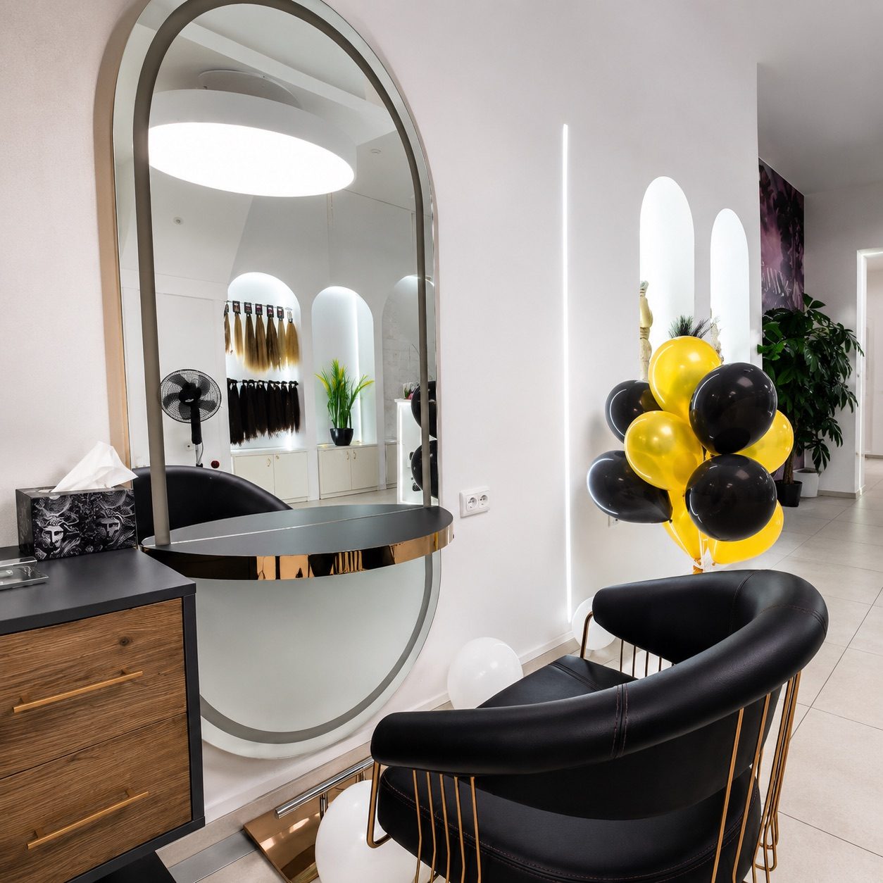 Blick in den Bogenspiegel auf die Extensions-Wand
